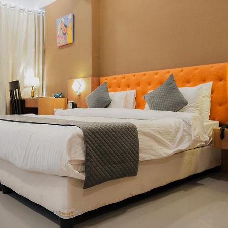 Hotel Downtown กันตินาการ์ ภายนอก รูปภาพ