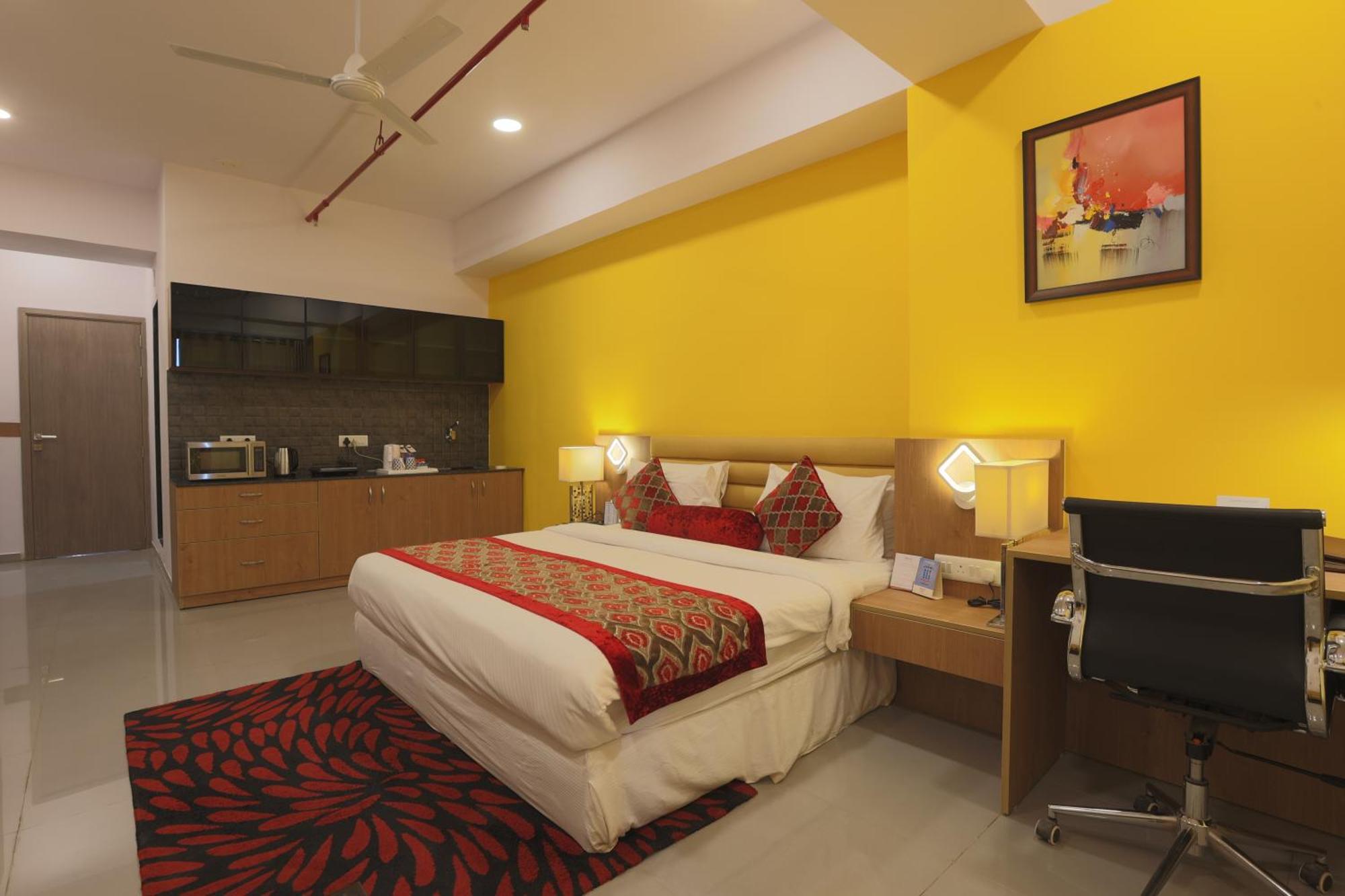 Hotel Downtown กันตินาการ์ ภายนอก รูปภาพ
