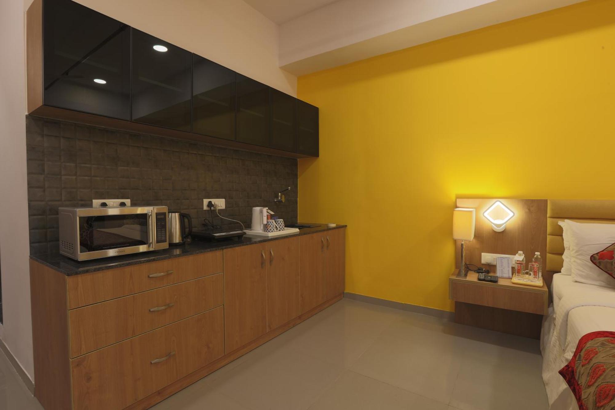 Hotel Downtown กันตินาการ์ ภายนอก รูปภาพ