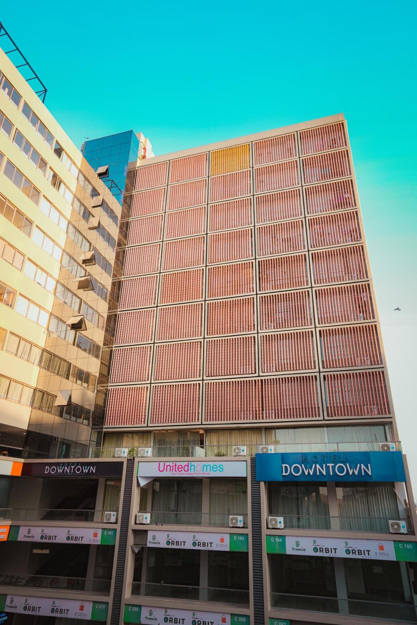 Hotel Downtown กันตินาการ์ ภายนอก รูปภาพ
