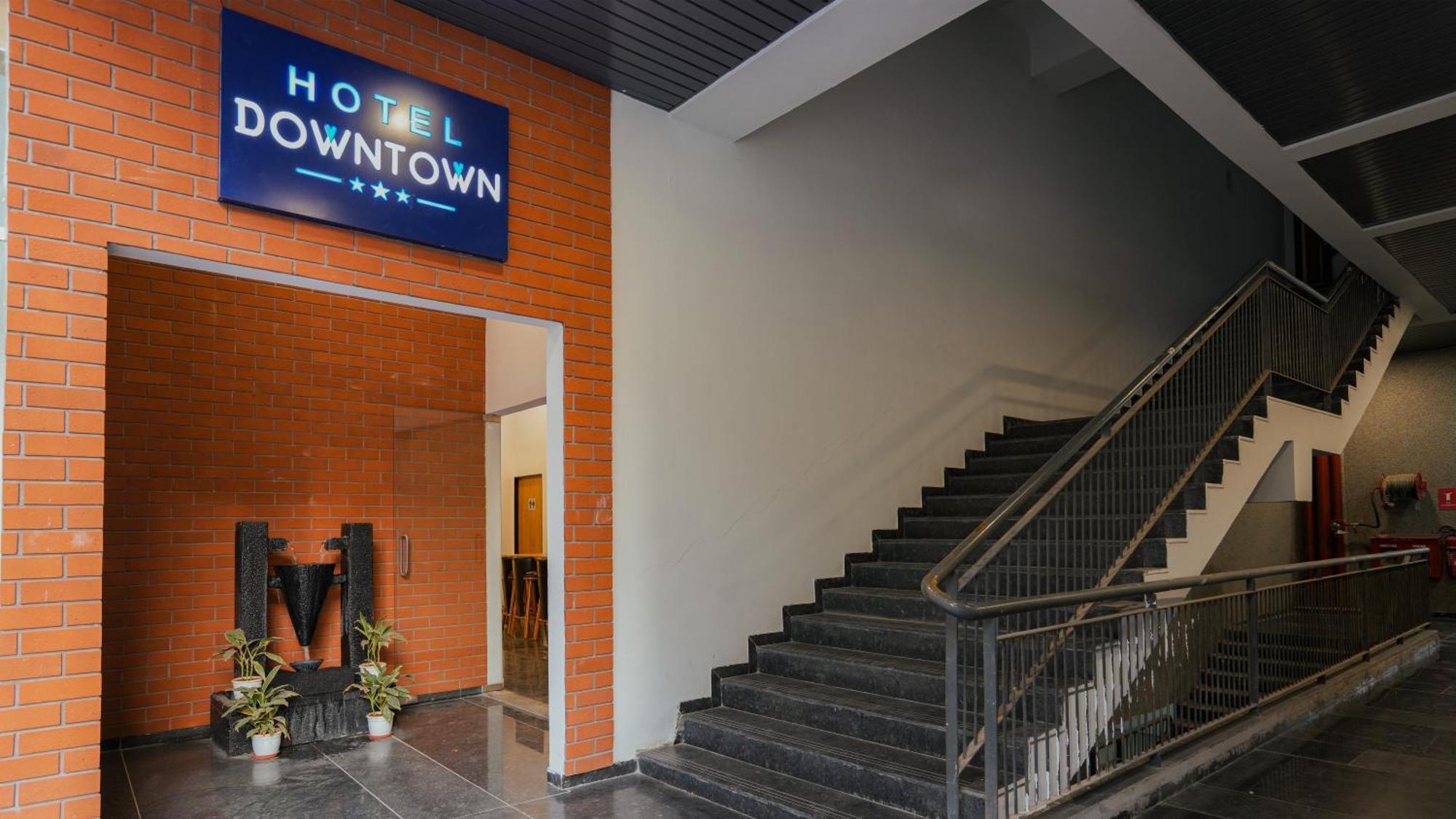 Hotel Downtown กันตินาการ์ ภายนอก รูปภาพ