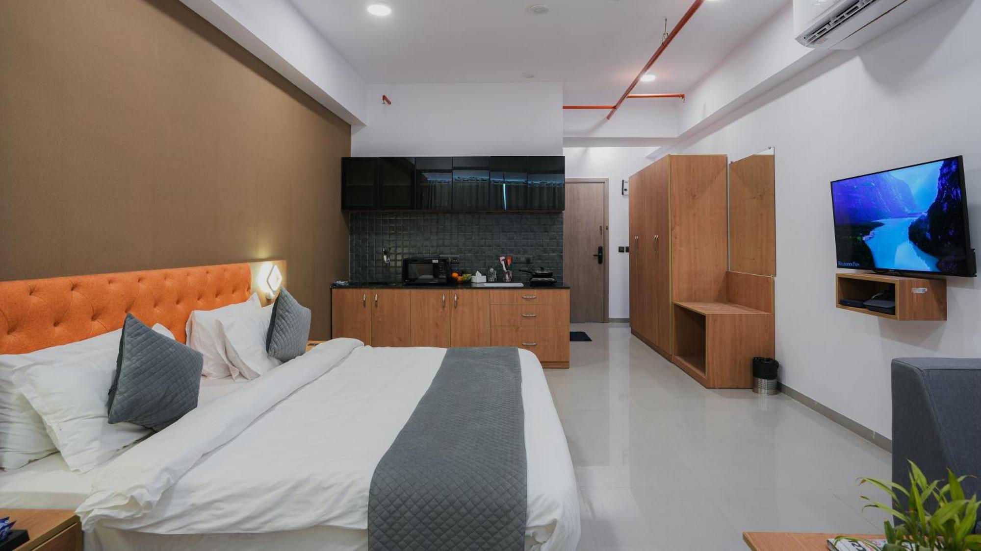Hotel Downtown กันตินาการ์ ภายนอก รูปภาพ